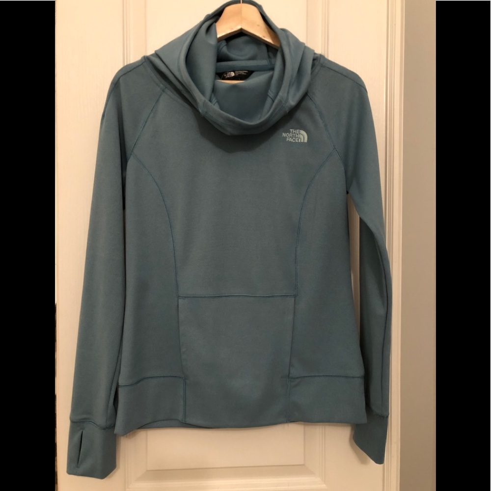 The North Face hooded long sleeve w/ front pocket